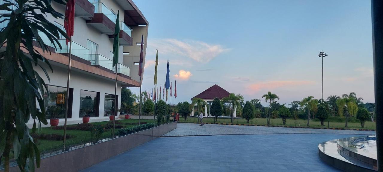 Hotel Mechi Crown Kakarvitta Dış mekan fotoğraf