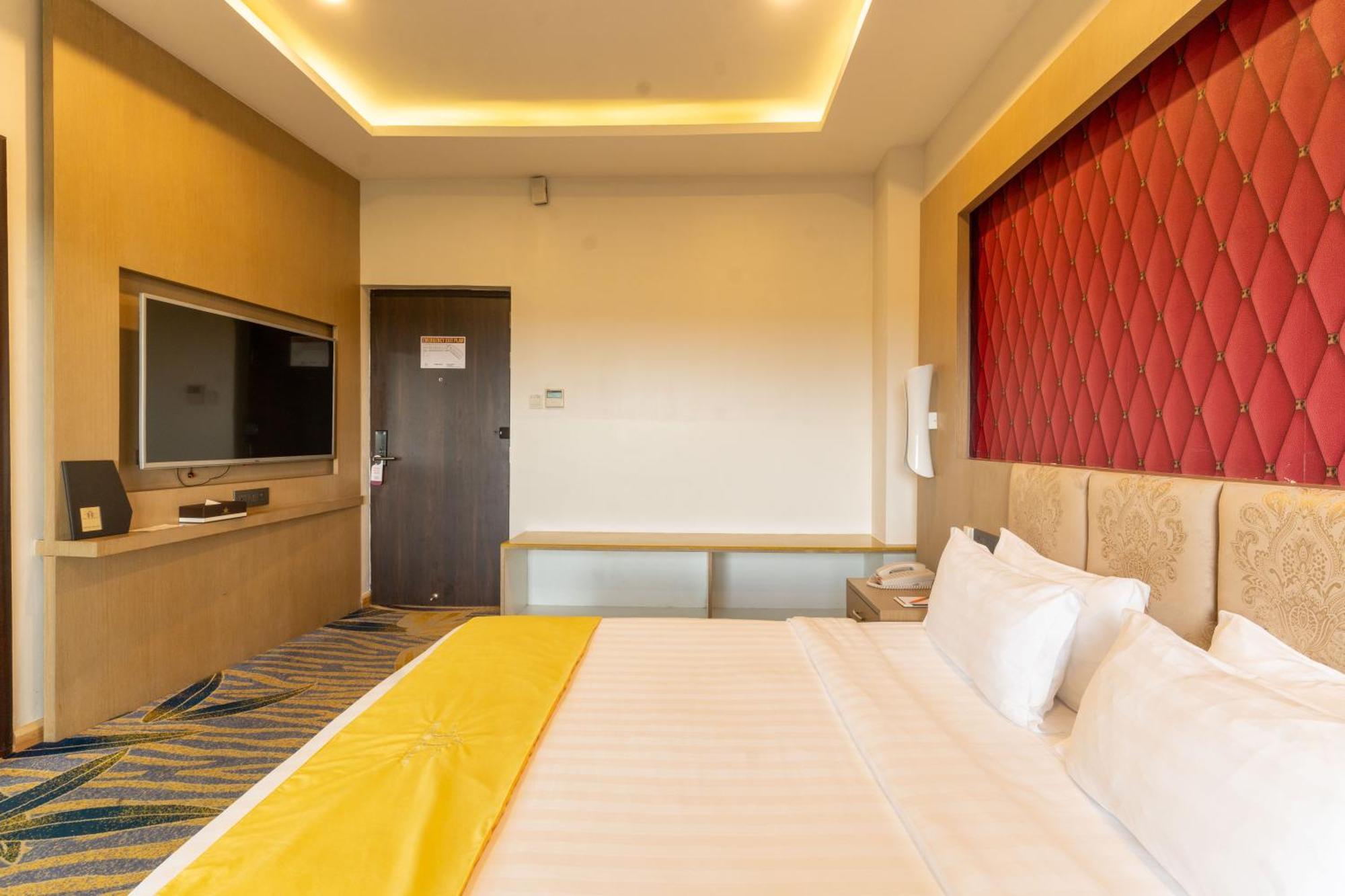 Hotel Mechi Crown Kakarvitta Dış mekan fotoğraf