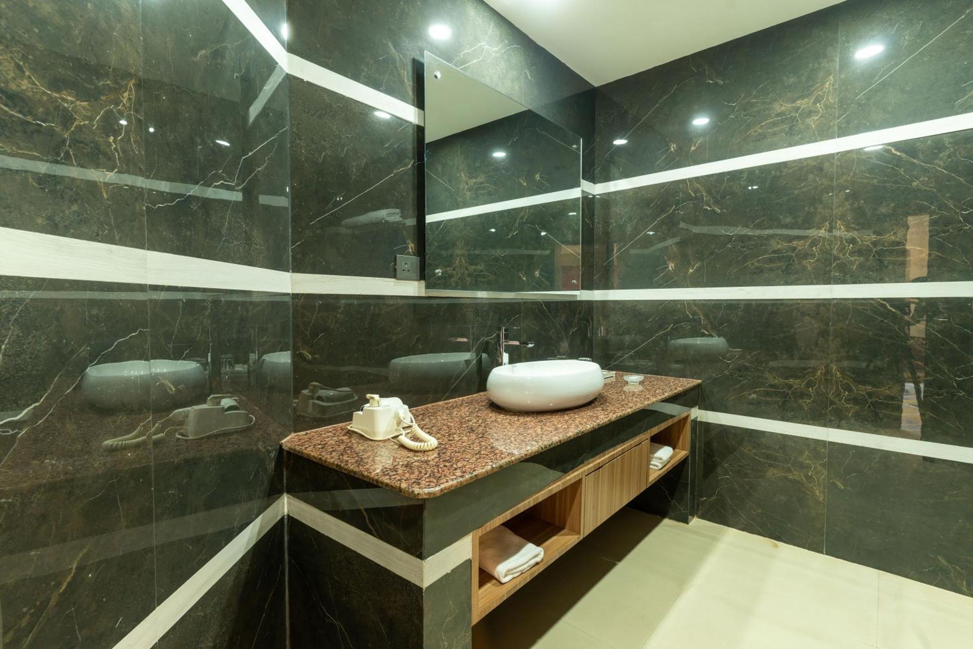 Hotel Mechi Crown Kakarvitta Dış mekan fotoğraf