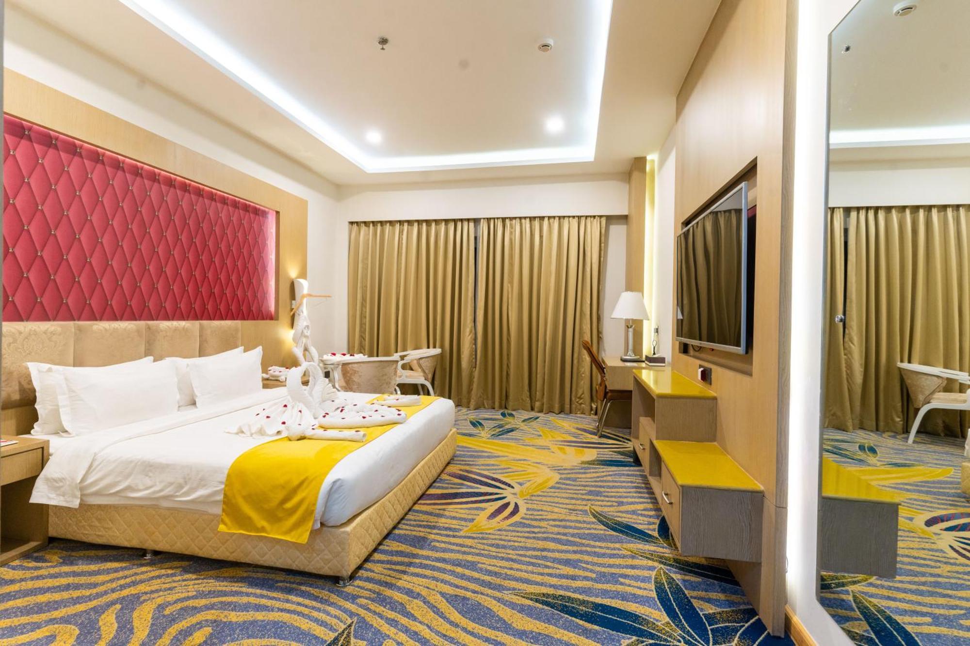 Hotel Mechi Crown Kakarvitta Dış mekan fotoğraf